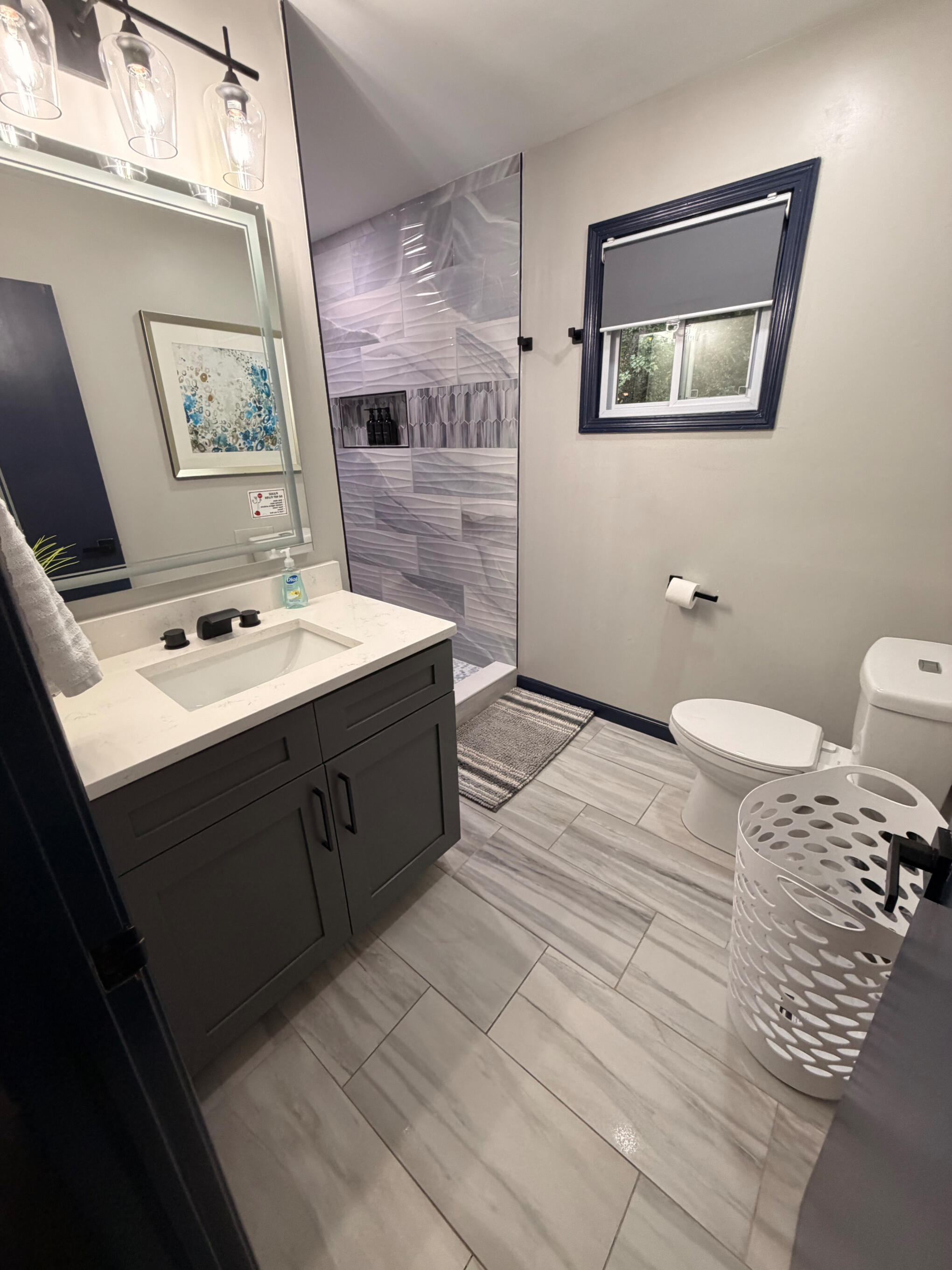 Bathroom Cleaning in Gainesville GA Airbnb and short-term rental cleaning in Gainesville GA by Devista Cleaning Services